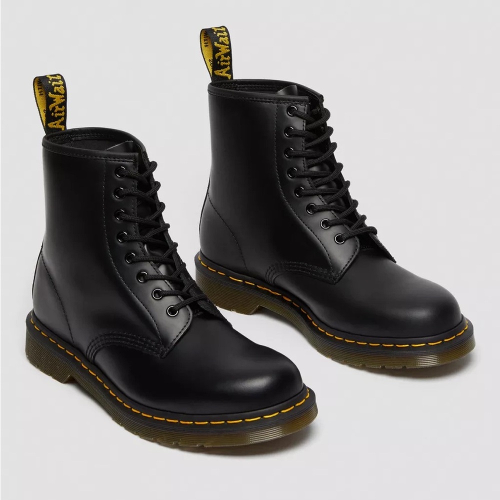 Dr. Marten’s 1460 Smooth Leather Lace Up Boots Black